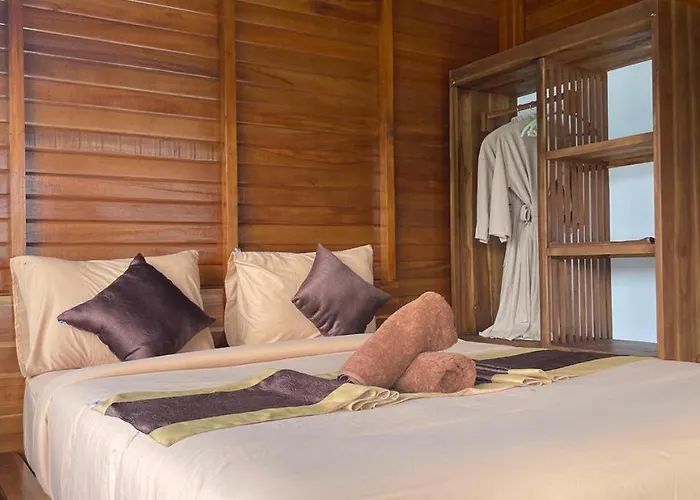 The Tepi Danau And Natural Hot Spring Lodge Kintamani