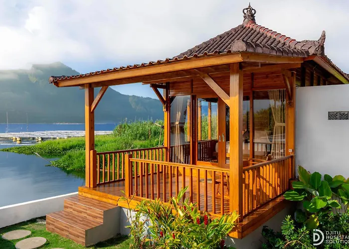 Lodge The Tepi Danau And Natural Hot Spring