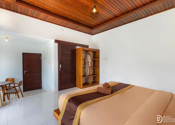 Lodge The Tepi Danau And Natural Hot Spring