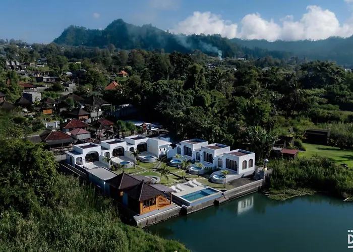 The Tepi Danau And Natural Hot Spring *