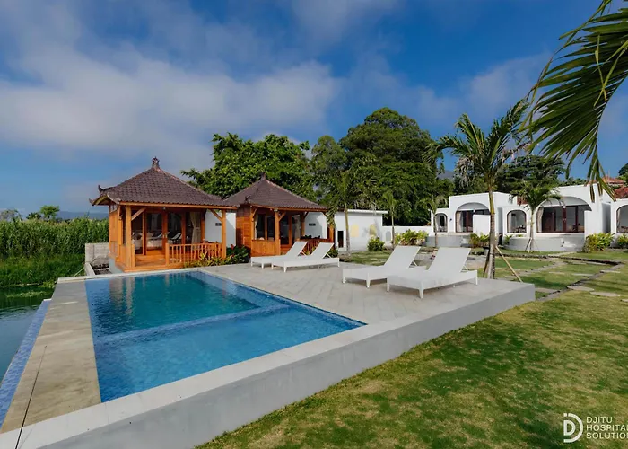 The Tepi Danau And Natural Hot Spring Lodge *