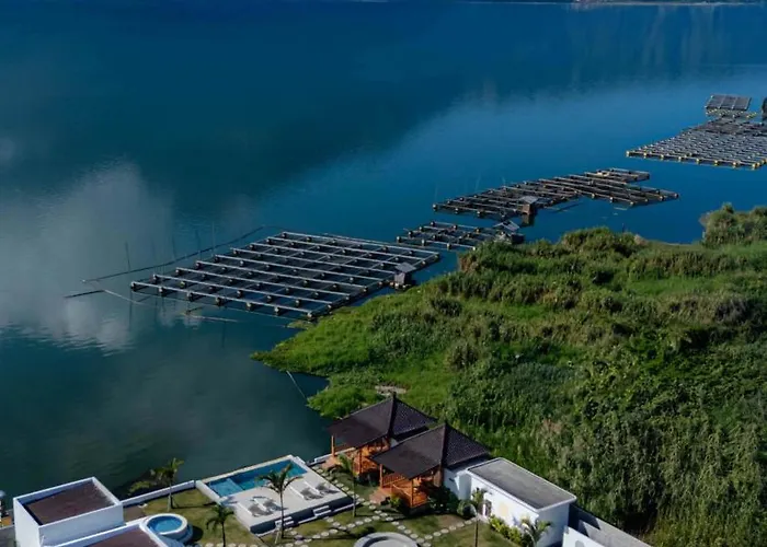 The Tepi Danau And Natural Hot Spring Lodge *