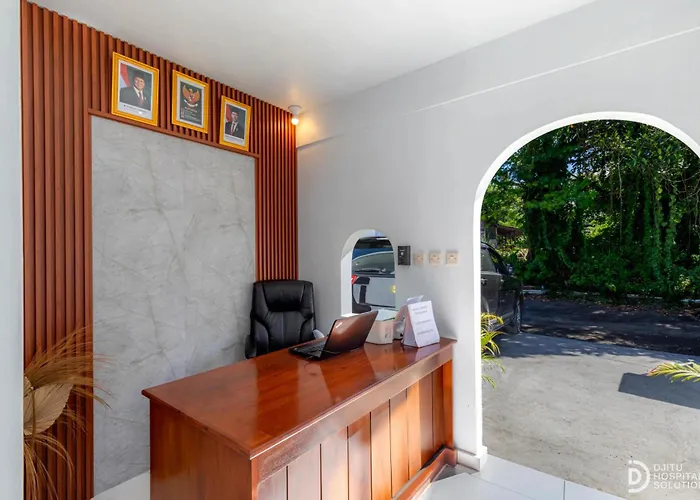 Lodge The Tepi Danau And Natural Hot Spring